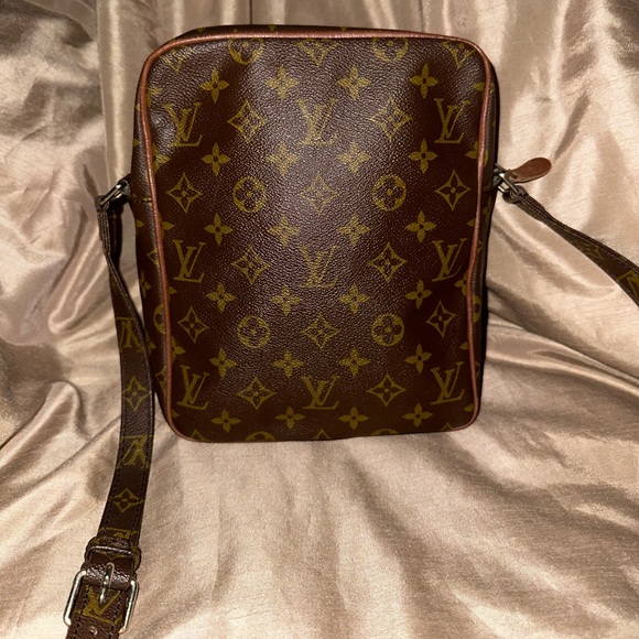 ❌SOLD❌Louis Vuitton Vintage Marceau Bag - Picture 4 of 11